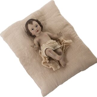 Figura Resina Niño Jesús 24cm C/cojín Lino Beige Fig:14x24x8cm Cojín:22x30x4cm